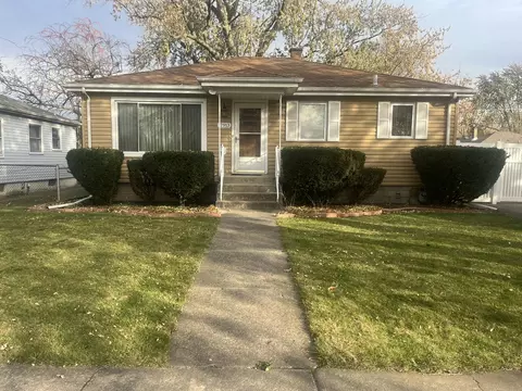 17913 William St, Lansing, IL 60438
