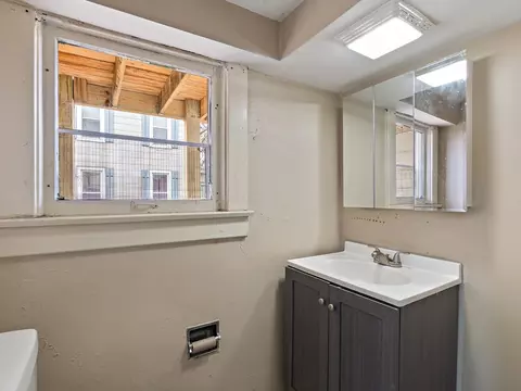 Bath - 1546 12th Ave, Moline, IL 61265 photo 1 of 3