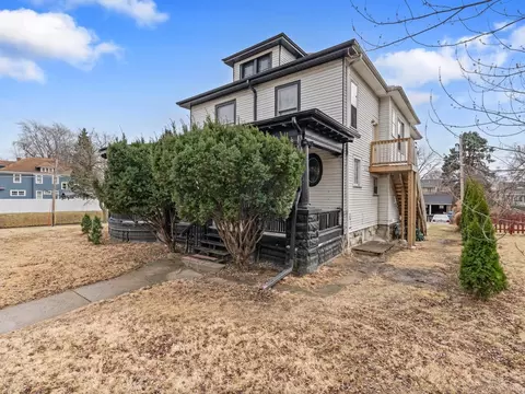 Exterior - 1546 12th Ave, Moline, IL 61265 photo 4 of 4