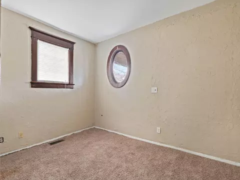 Bedroom - 1546 12th Ave, Moline, IL 61265 photo 1 of 7