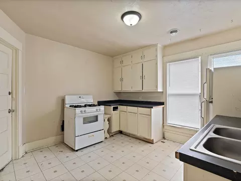 Kitchen - 1546 12th Ave, Moline, IL 61265 photo 4 of 6