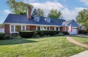 372 Stratford Rd, Des Plaines, IL 60016