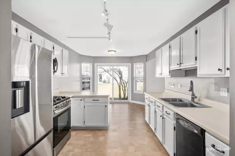 Kitchen - 651 Lancaster Cir, Elgin, IL 60123 photo 2 of 2