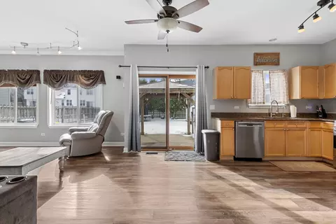 32546 Pilgrims Ct, Lakemoor, IL 60051 photo 7