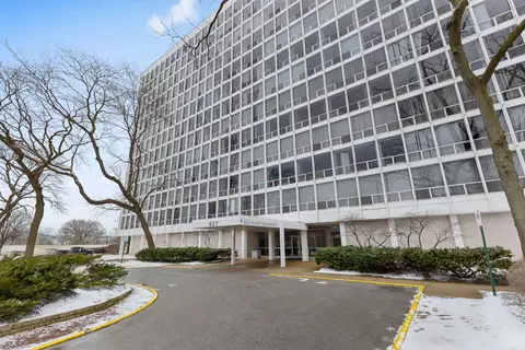 601 E 32nd St #1001, Chicago, IL 60616