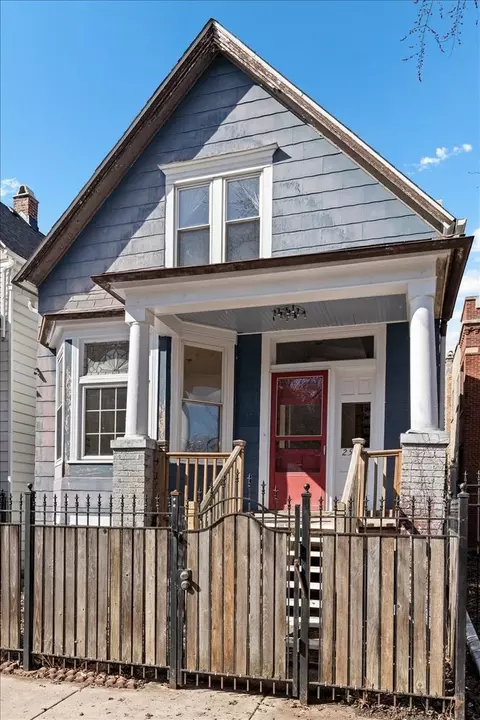 2536 N Central Park Ave, Chicago, IL 60647