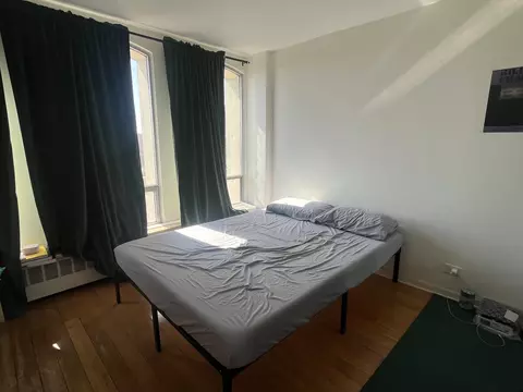 Bedroom - 1450 E 55th Pl #720S, Chicago, IL 60637 photo 2 of 5
