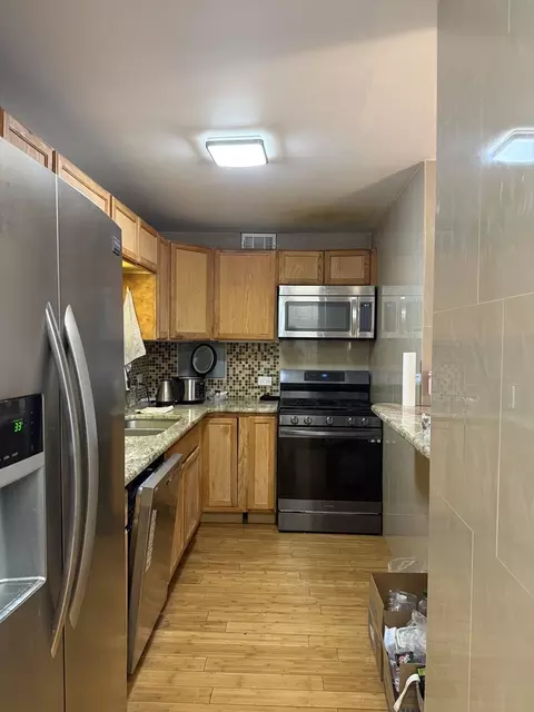 Kitchen - 1450 E 55th Pl #720S, Chicago, IL 60637 photo 1 of 2