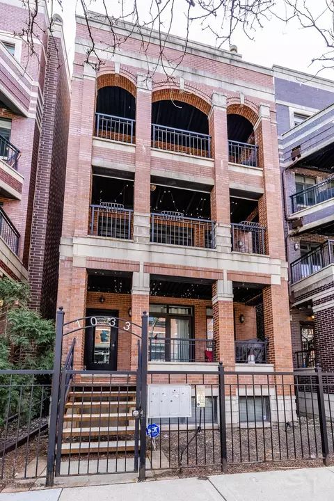 1033 W Monroe St #2, Chicago, IL 60607