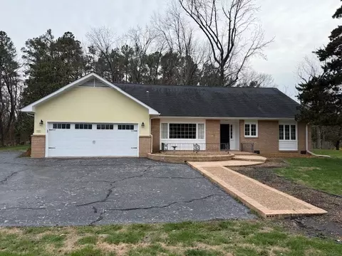 11 Birdsong Dr, Carbondale, IL 62901