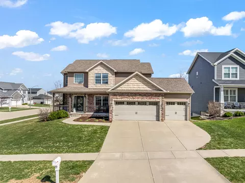 1302 Wicklow Dr, Bloomington, IL 61705