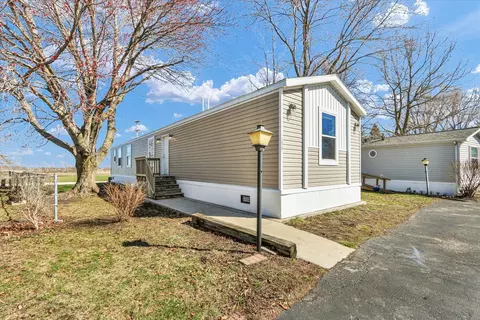 1205 Wedgewood Dr, Rantoul, IL 61866
