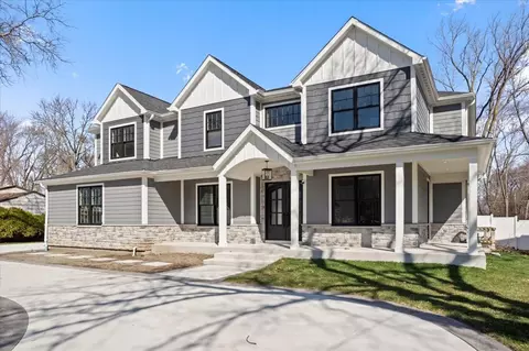 1418 W Maude Ave, Arlington Heights, IL 60004