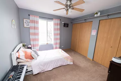 Bedroom - 2375 Cove Ct, Elgin, IL 60123 photo 4 of 4