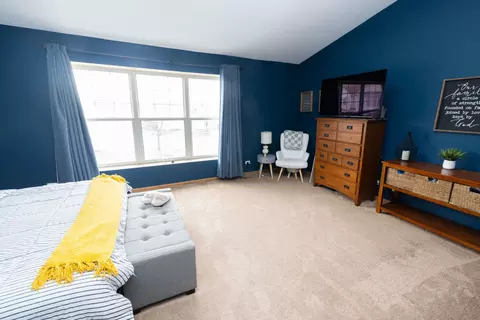 Bedroom - 2375 Cove Ct, Elgin, IL 60123 photo 2 of 4