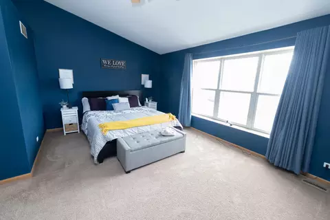 Bedroom - 2375 Cove Ct, Elgin, IL 60123 photo 1 of 4