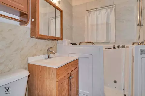 Bath - 1562 S 5th Ave, Kankakee, IL 60901 photo 2 of 2
