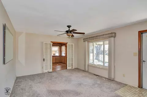 Living - 1562 S 5th Ave, Kankakee, IL 60901 photo 2 of 3