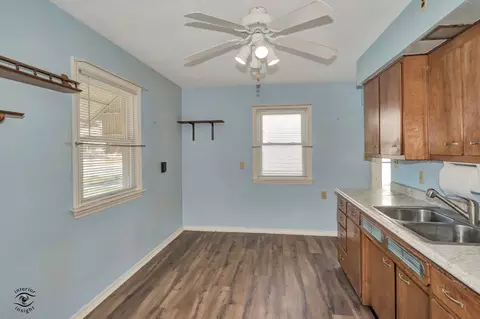 Kitchen - 1562 S 5th Ave, Kankakee, IL 60901 photo 2 of 2