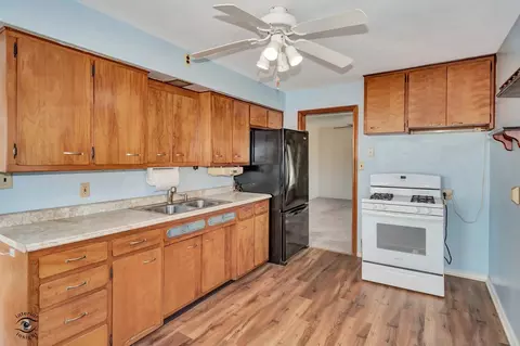 Kitchen - 1562 S 5th Ave, Kankakee, IL 60901 photo 1 of 2