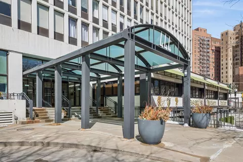 444 W Fullerton Pkwy #1203, Chicago, IL 60614