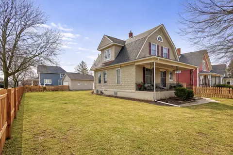 Exterior - 453 Orchard St, Elgin, IL 60123 photo 2 of 4