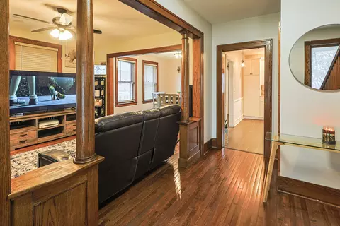 Entry Way - 453 Orchard St, Elgin, IL 60123 photo 3 of 5
