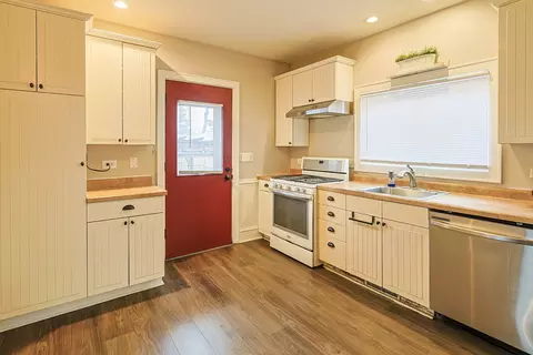 Kitchen - 453 Orchard St, Elgin, IL 60123 photo 1 of 1