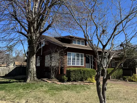 Exterior - 403 W Mitchell St, Benton, IL 62812 photo 3 of 7