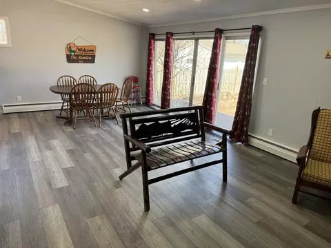 Dining - 403 W Mitchell St, Benton, IL 62812 photo 2 of 3