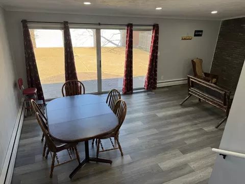 Dining - 403 W Mitchell St, Benton, IL 62812 photo 3 of 3