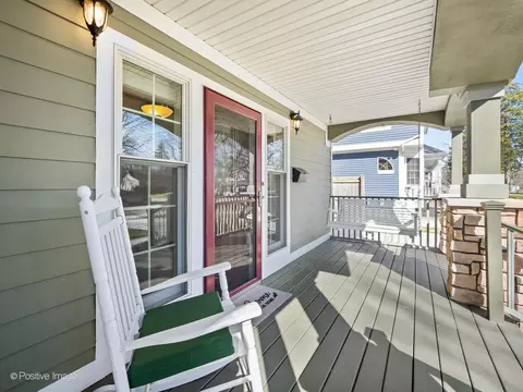 Exterior - 1607 E Indiana St, Wheaton, IL 60187 photo 4 of 8