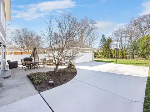 Exterior - 1607 E Indiana St, Wheaton, IL 60187 photo 8 of 8