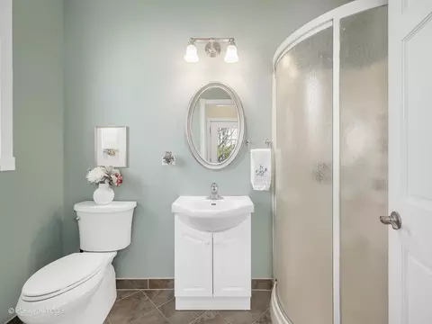 Bath - 1607 E Indiana St, Wheaton, IL 60187 photo 1 of 4