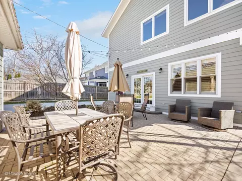 Exterior - 1607 E Indiana St, Wheaton, IL 60187 photo 6 of 8