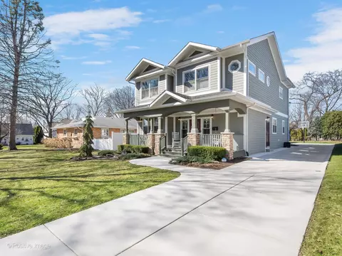 Exterior - 1607 E Indiana St, Wheaton, IL 60187 photo 2 of 8
