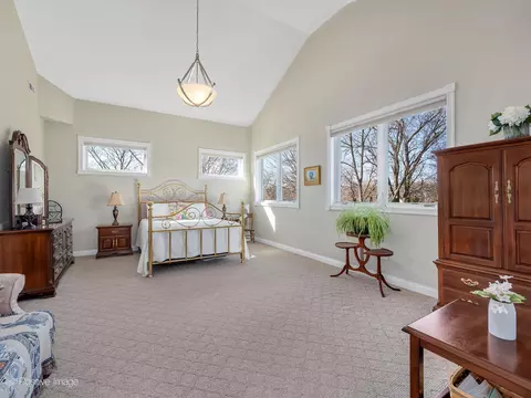 Bedroom - 1607 E Indiana St, Wheaton, IL 60187 photo 1 of 3