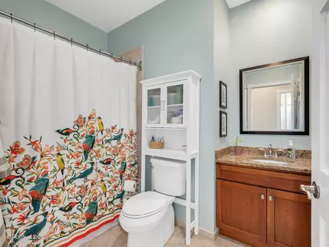 Bath - 1607 E Indiana St, Wheaton, IL 60187 photo 4 of 4