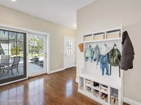 Entry Way - 1607 E Indiana St, Wheaton, IL 60187 photo 2 of 2