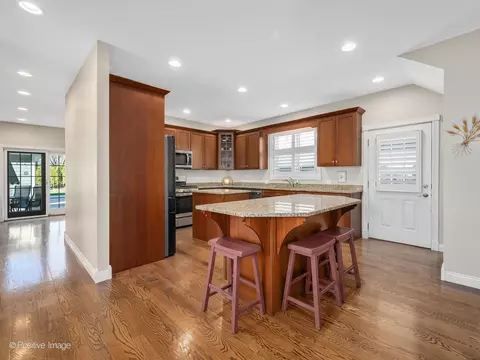 Kitchen - 1607 E Indiana St, Wheaton, IL 60187 photo 2 of 6