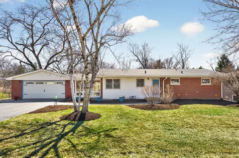 1009 Meadow Ln, Elgin, IL 60123