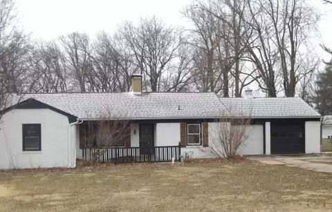 13 Southern Dr, Decatur, IL 62521