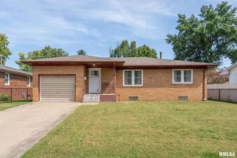 4123 N Linwood Ave, Davenport, IA 52806