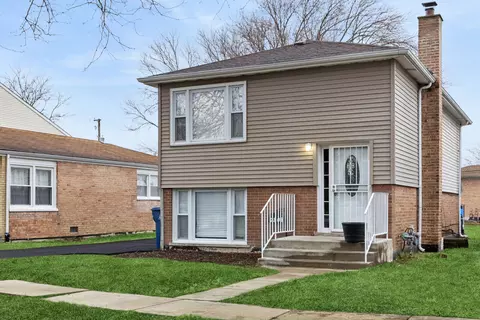 2808 W 140th Pl, Blue Island, IL 60406