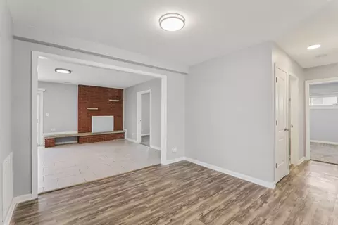 Living - 16524 Sawyer Ave, Markham, IL 60428 photo 4 of 9