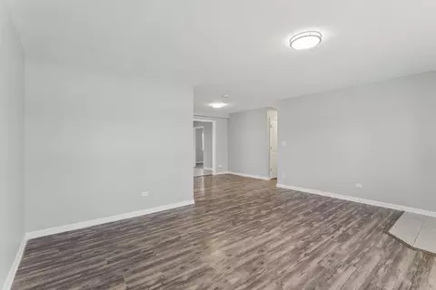 Living - 16524 Sawyer Ave, Markham, IL 60428 photo 5 of 9