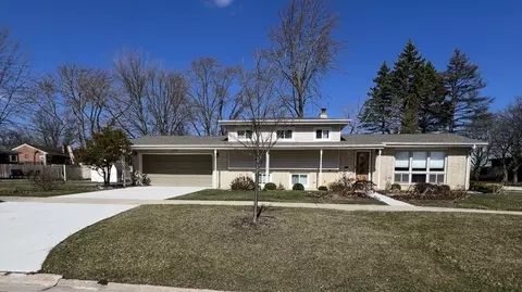 204 W Clarendon St, Arlington Heights, IL 60004