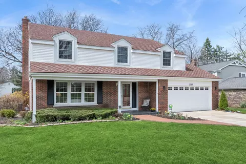 1549 Chippewa Dr, Naperville, IL 60563