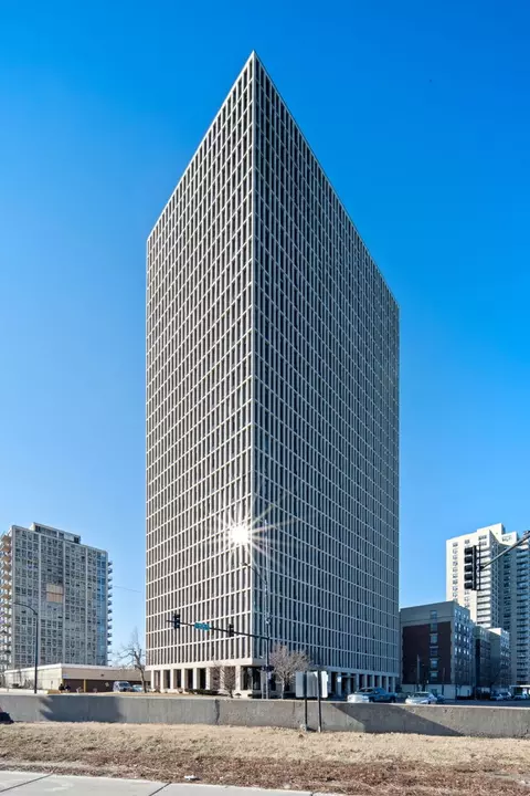 6700 S South Shore Dr #10J, Chicago, IL 60649