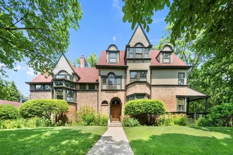 225 Hamilton St, Evanston, IL 60202